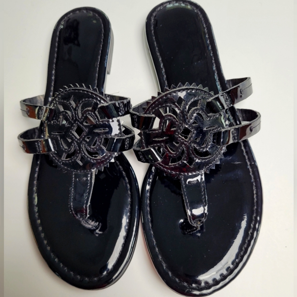 Circus NY by Sam Edelman Canyon Medallion Flat Sandals Black 6.5